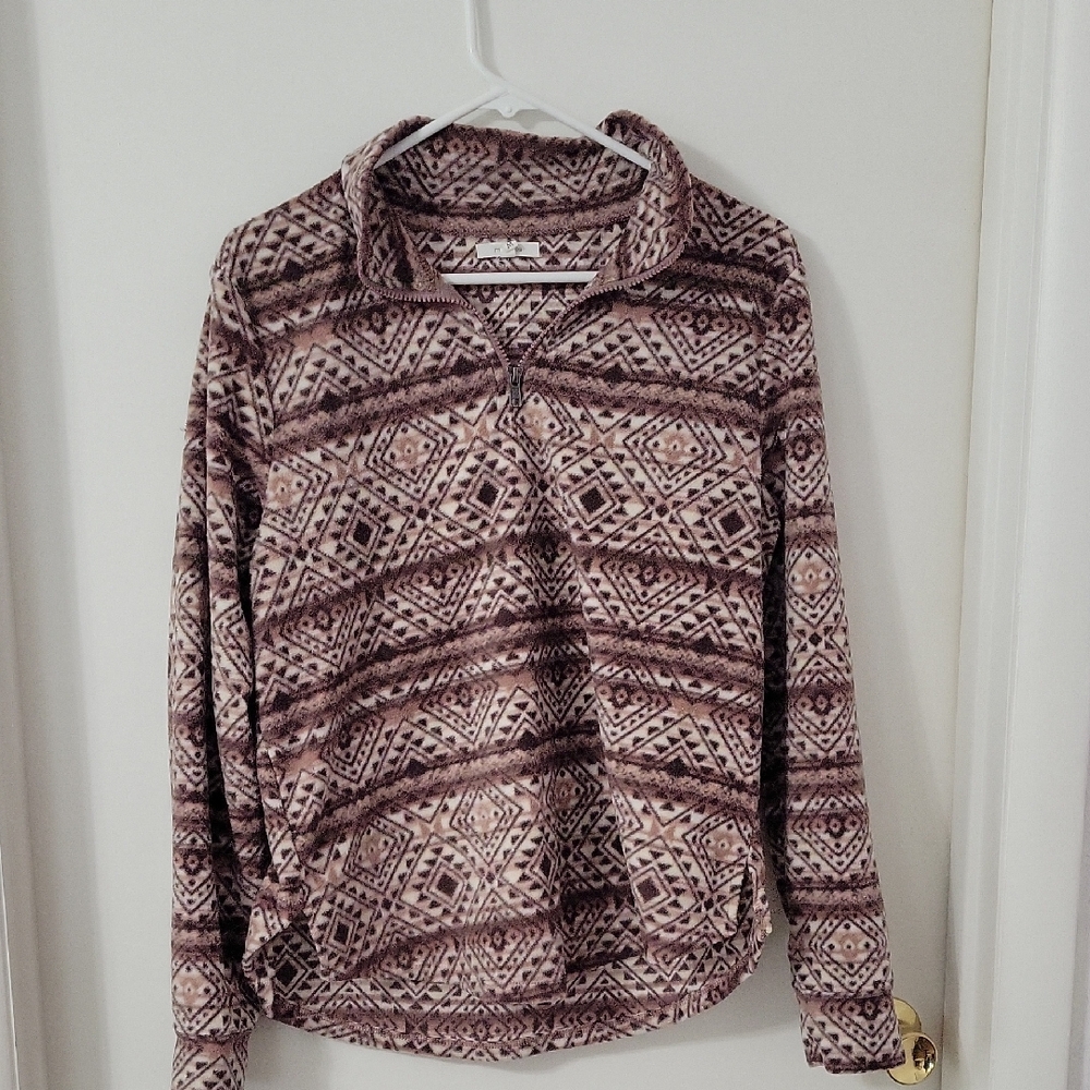 Women's Geometric Patterned Pullover Top - image 1